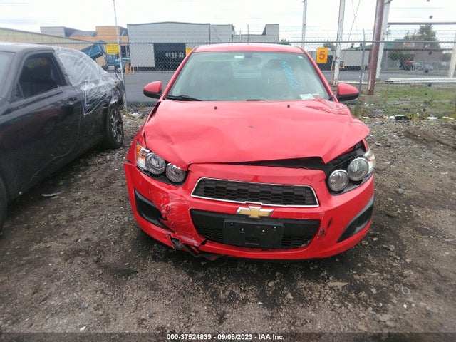 Chevrolet SONIC LS 2015 1G1JA5SH6F4100731 Image 4