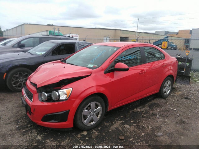 Chevrolet SONIC LS 2015 1G1JA5SH6F4100731 Image 2
