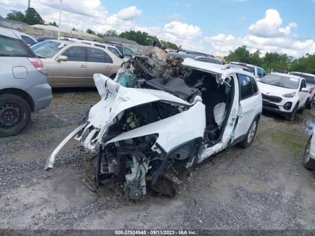 1C4PJLCB6HD233489 Jeep Cherokee Latitude