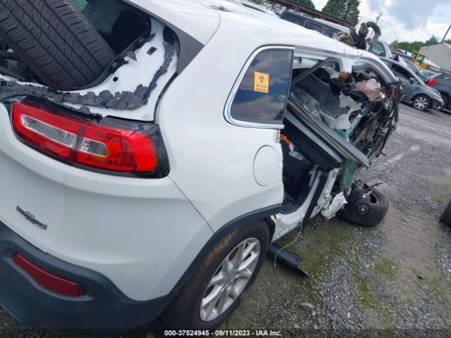 1C4PJLCB6HD233489 Jeep Cherokee Latitude
