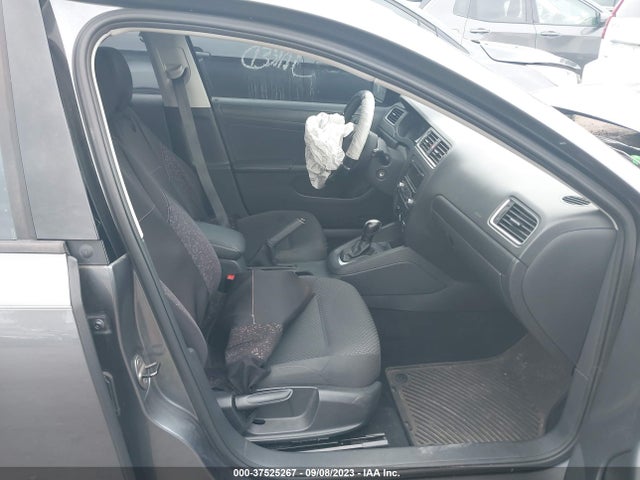 3VW2K7AJ5EM335632 Volkswagen Jetta Sedan S