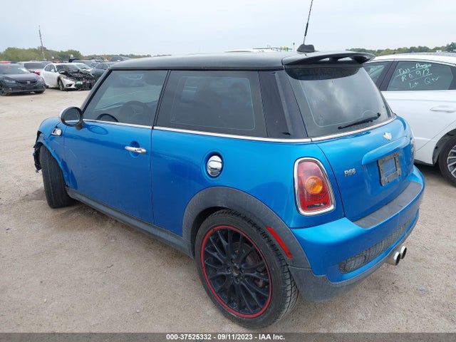 2007 MINI COOPER HARDTOP WMWMF735X7TT82060 Photo 2