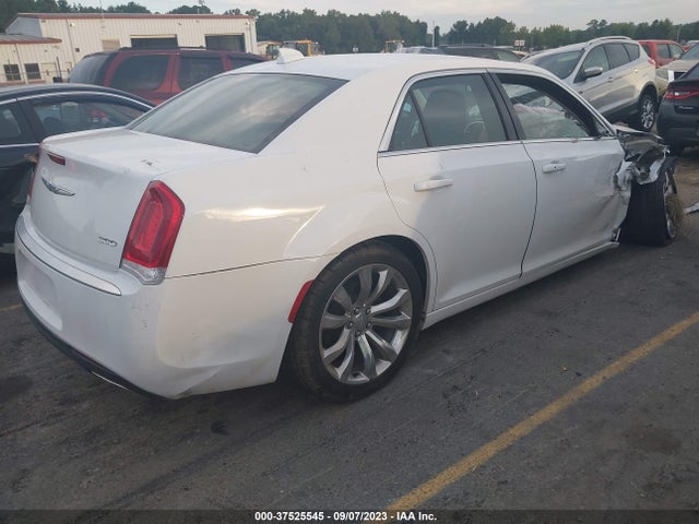2C3CCAAG2KH569053 Chrysler 300 Touring