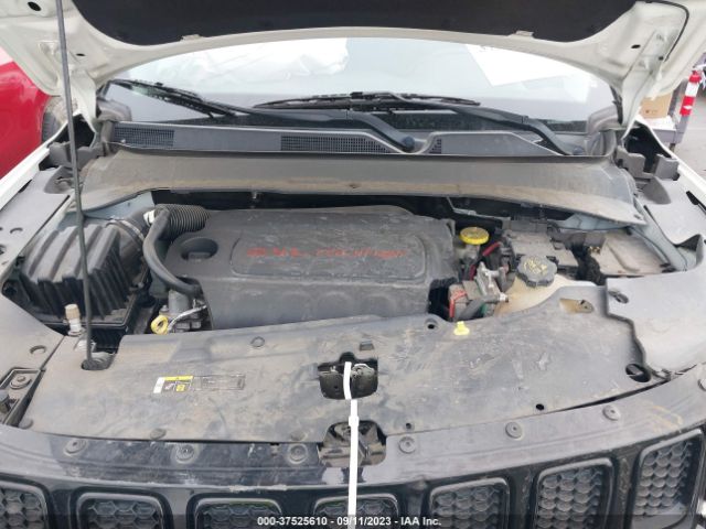 3C4NJCBB8JT327320 Jeep Compass Altitude
