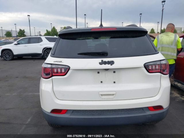 3C4NJCBB8JT327320 Jeep Compass Altitude