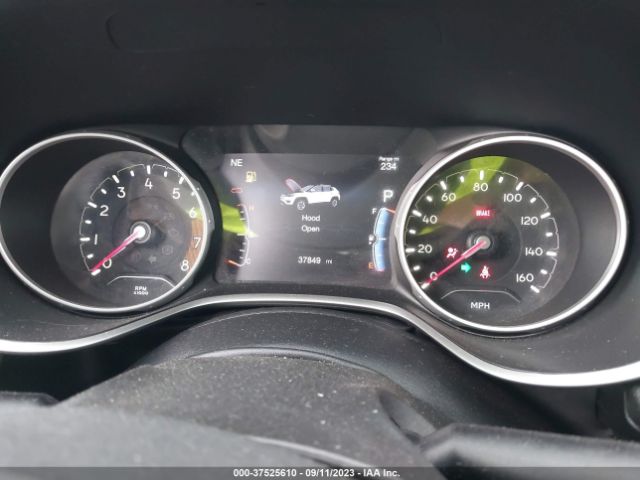 3C4NJCBB8JT327320 Jeep Compass Altitude