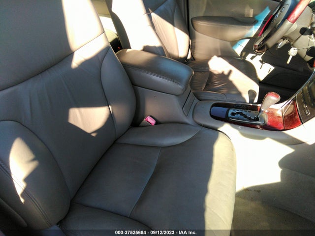 2004 LEXUS ES 330 VIN: JTHBA30G140006222