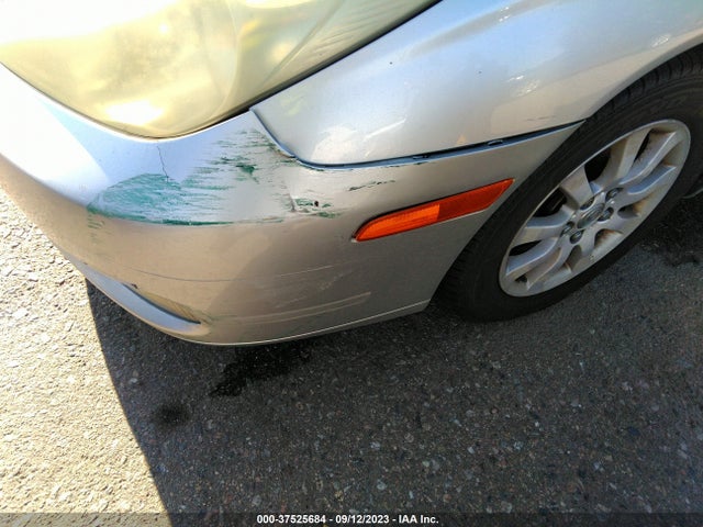 2004 LEXUS ES 330 VIN: JTHBA30G140006222