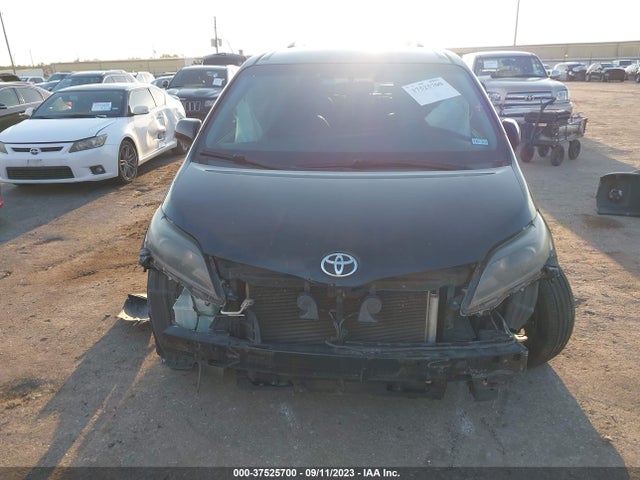 Toyota SIENNA SE 2015 5TDXK3DC2FS644023 Image 13