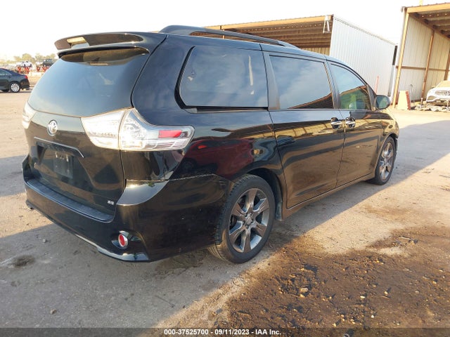 Toyota SIENNA SE 2015 5TDXK3DC2FS644023 Image 4
