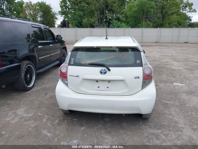 Toyota Prius C One/three/two/four 2014 JTDKDTB33E1080711 Image 16