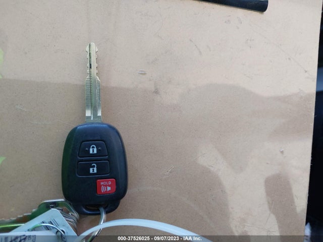 Toyota RAV4 LE 2018 JTMZFREV7JJ176537 Image 11