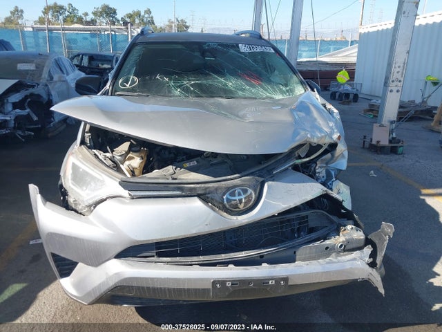 Toyota RAV4 LE 2018 JTMZFREV7JJ176537 Image 12