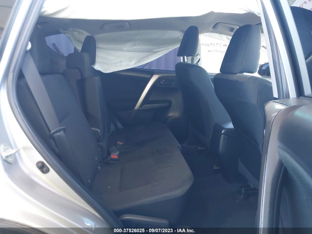 Toyota RAV4 LE 2018 JTMZFREV7JJ176537 Image 8