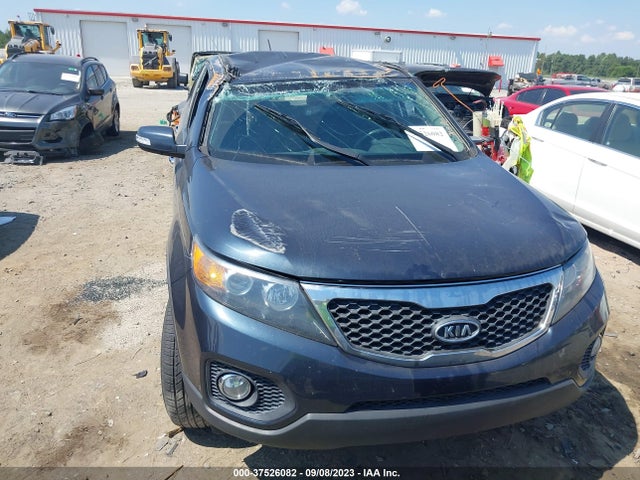 2013 KIA SORENTO LX VIN: 5XYKT3A69DG348514