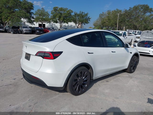 5YJYGDED6MF103593 Tesla Model Y Standard Range