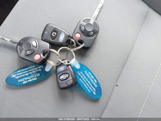 1FMCU0GX3GUB95823 Ford ESCAPE SE
