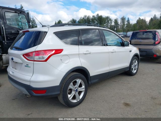 1FMCU0GX3GUB95823 Ford ESCAPE SE