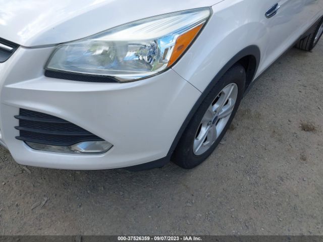1FMCU0GX3GUB95823 Ford ESCAPE SE