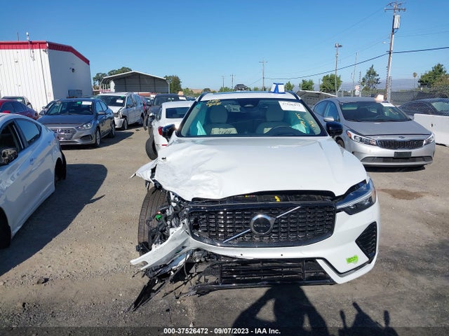 Volvo Xc60 Recharge Ultimate Dark Theme 2023 YV4H60DX2P1339725 Image 12