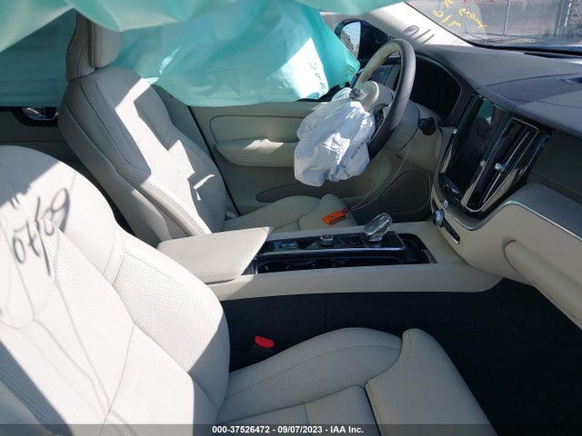 Volvo Xc60 Recharge Ultimate Dark Theme 2023 YV4H60DX2P1339725 Image 5