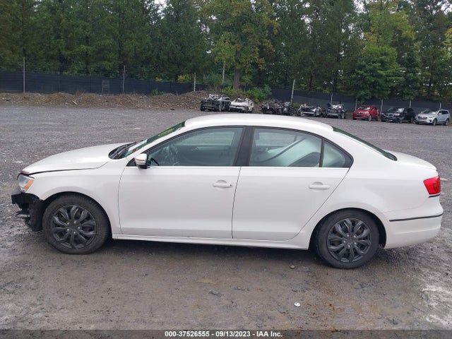 2013 VOLKSWAGEN JETTA SEDAN SE VIN: 3VWDP7AJ4DM407624