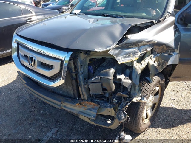 2011 HONDA PILOT LX VIN: 5FNYF4H21BB100367