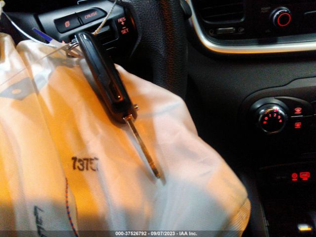 5XYPGDA51GG180489 KIA SORENTO LX