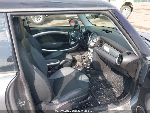 2007 MINI COOPER HARDTOP WMWMF735X7TL88389 Photo 4