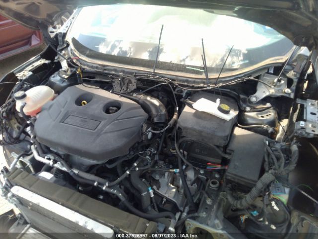 1FMCU0J98HUE72204 Ford Escape Titanium