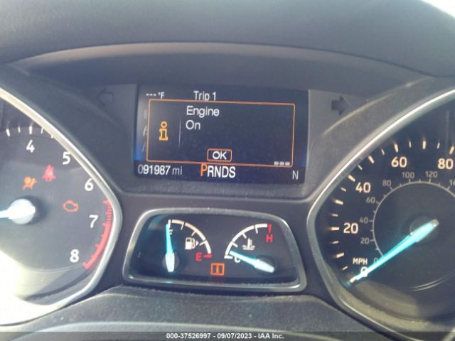 1FMCU0J98HUE72204 Ford Escape Titanium