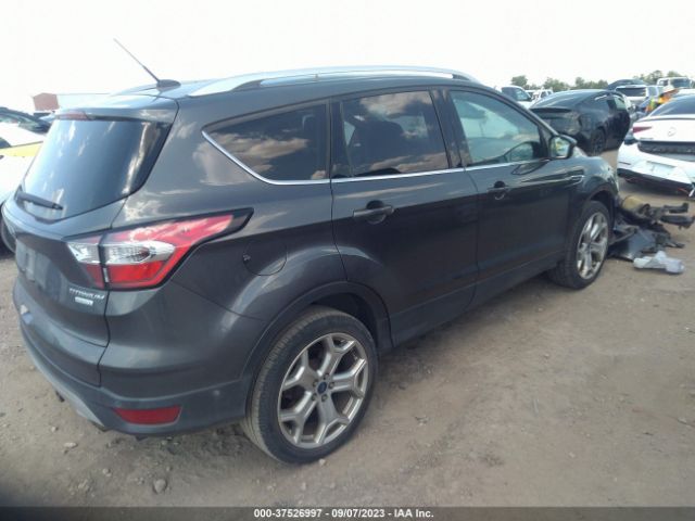 1FMCU0J98HUE72204 Ford Escape Titanium
