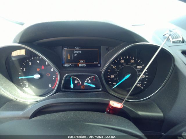 1FMCU0J98HUE72204 Ford Escape Titanium