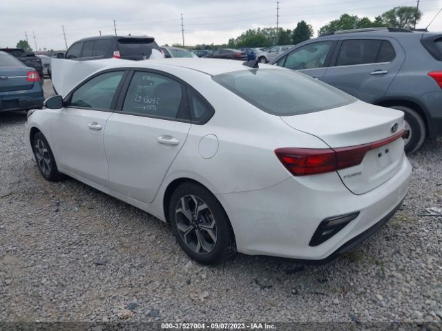 3KPF24AD4ME359555 KIA Forte Lxs