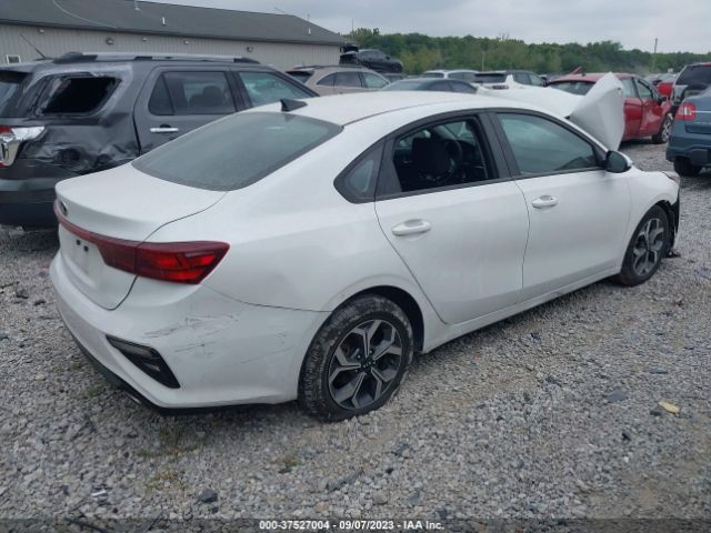 3KPF24AD4ME359555 KIA Forte Lxs