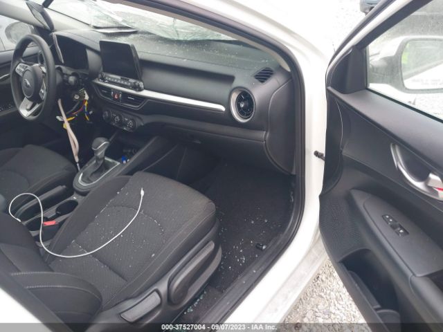 3KPF24AD4ME359555 KIA Forte Lxs