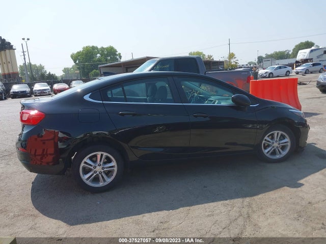 Chevrolet CRUZE LT 2018 1G1BE5SM4J7242704 Image 13