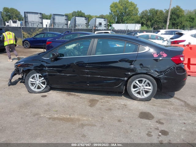 Chevrolet CRUZE LT 2018 1G1BE5SM4J7242704 Image 14