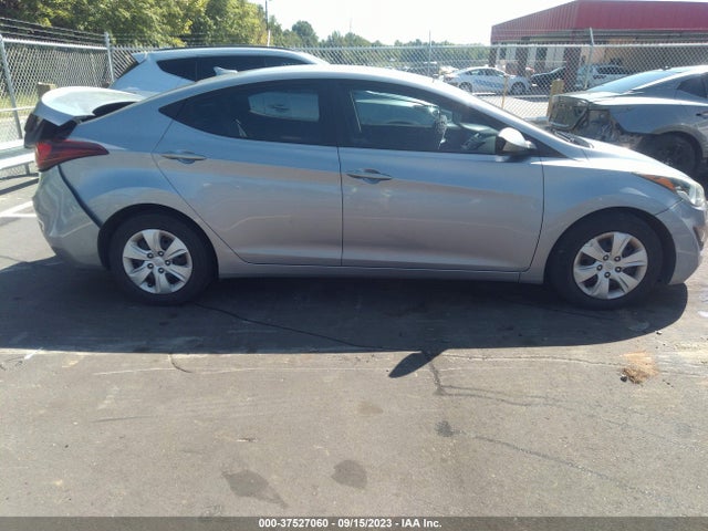 Hyundai ELANTRA SE 2016 5NPDH4AE2GH710686 Image 13