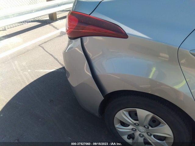Hyundai ELANTRA SE 2016 5NPDH4AE2GH710686 Image 6