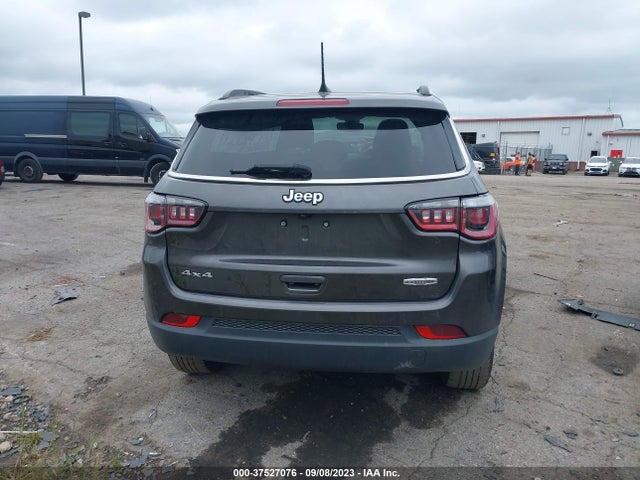 Jeep Compass Latitude 2018 3C4NJDBB0JT270911 Image 8