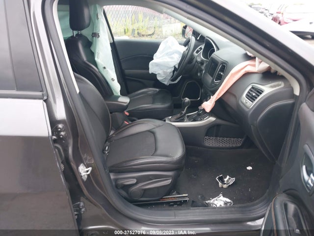 Jeep Compass Latitude 2018 3C4NJDBB0JT270911 Image 11