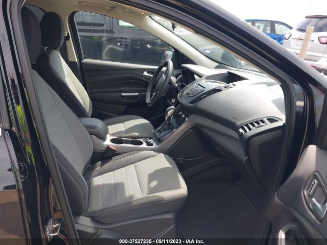 1FMCU0G95GUC45302 Ford ESCAPE SE