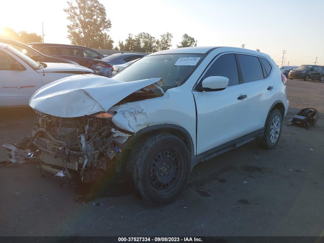 Nissan ROGUE S 2018 KNMAT2MT8JP606103 Image 2