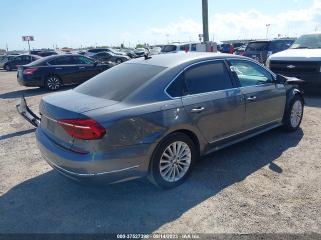1VWBT7A32HC057924 Volkswagen Passat 1.8t Se