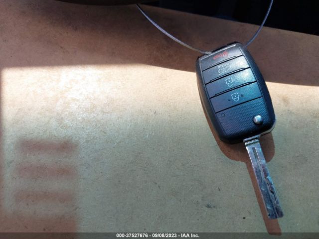 KNDJX3A52G7310681 KIA Soul !