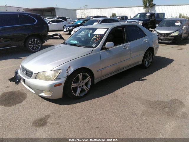 2002 LEXUS IS 300 VIN: JTHBD192520058582