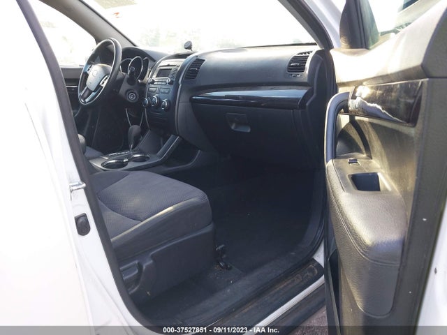 2011 KIA SORENTO LX VIN: 5XYKT4A20BG138819