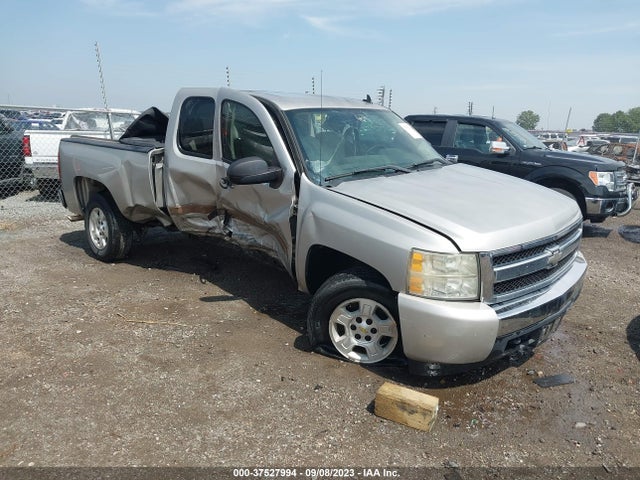 2008 CHEVROLET SILVERADO 1500 LT W/1LT VIN: 2GCEC19J781318485