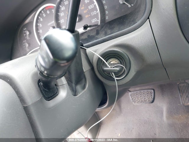 2005 TOYOTA SEQUOIA SR5 VIN: 5TDZT34A35S249898
